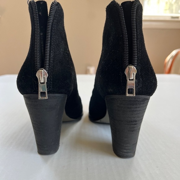 Ann Taylor Sz 7.5 Black Suede Leather Booties Black Heel Boots Back Zip Closure - Picture 6 of 8